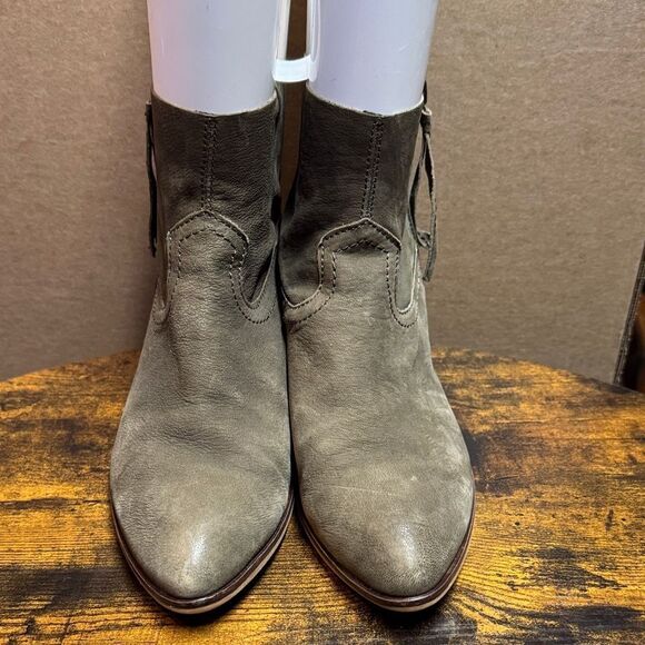 Frye and Co Rubie Zip Suede Leather Booties 9 - Picture 1 of 10